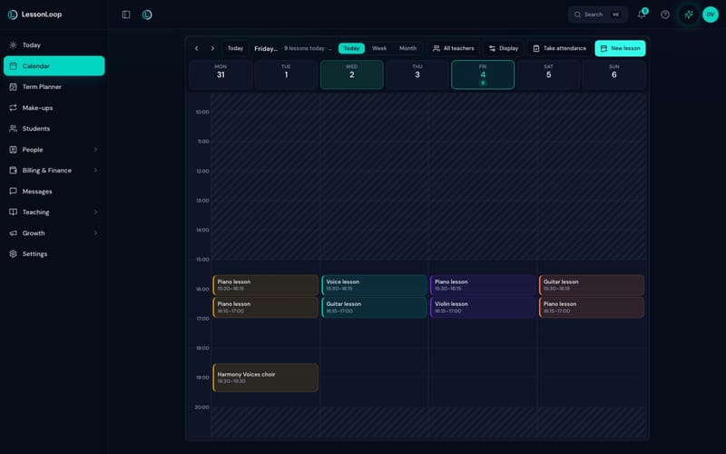 A LessonLoop teaching day with lessons and group sessions in teacher lanes